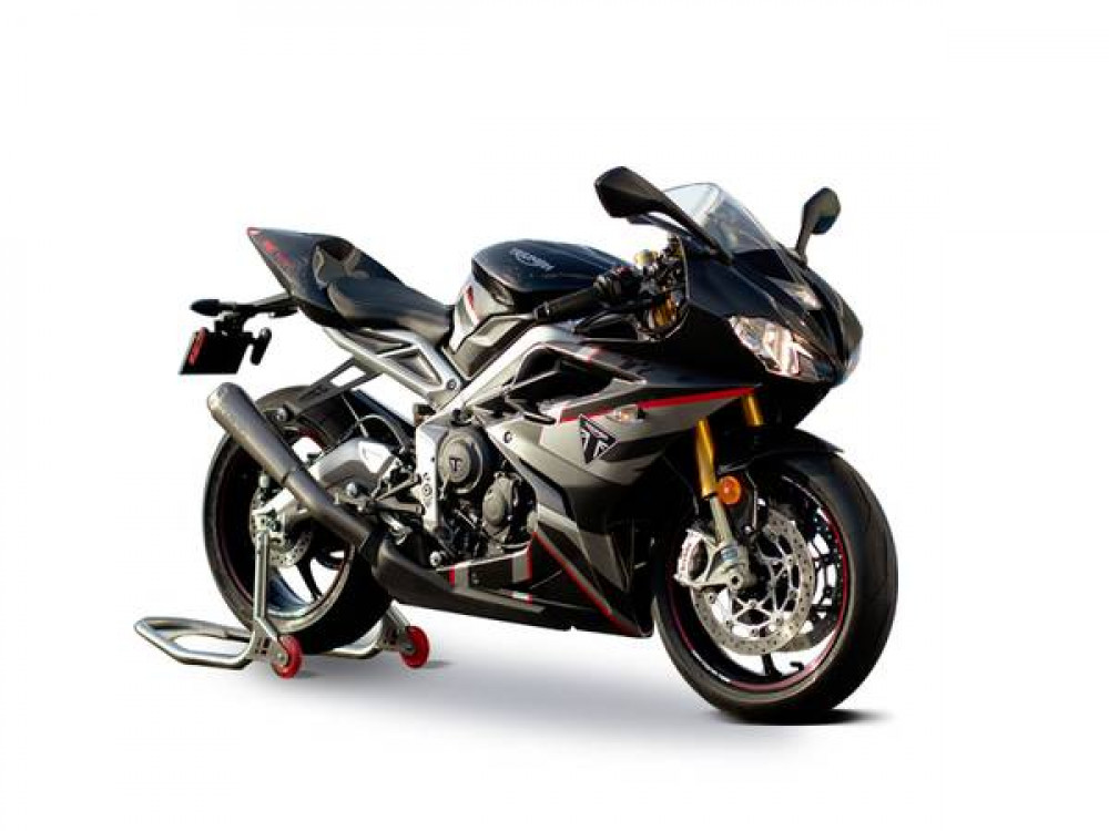 Triumph Daytona Motor 765 Bike logo for doorstep repair service and roadside assistance near me